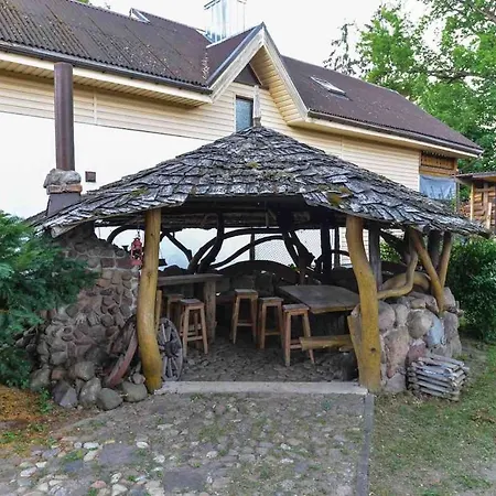 Family 70 M2 With Free Parking & Private Entrance