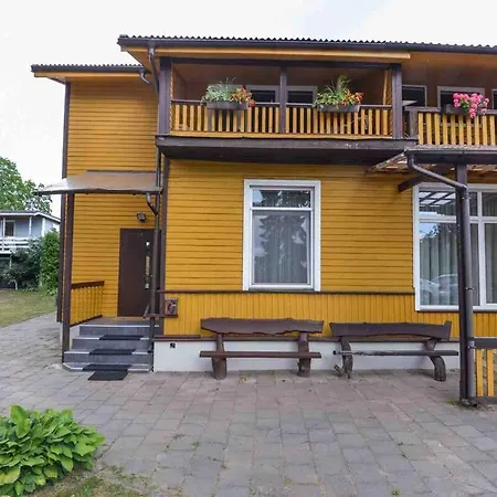 Апартаменты Family 70 M2 With Free Parking & Private Entrance
