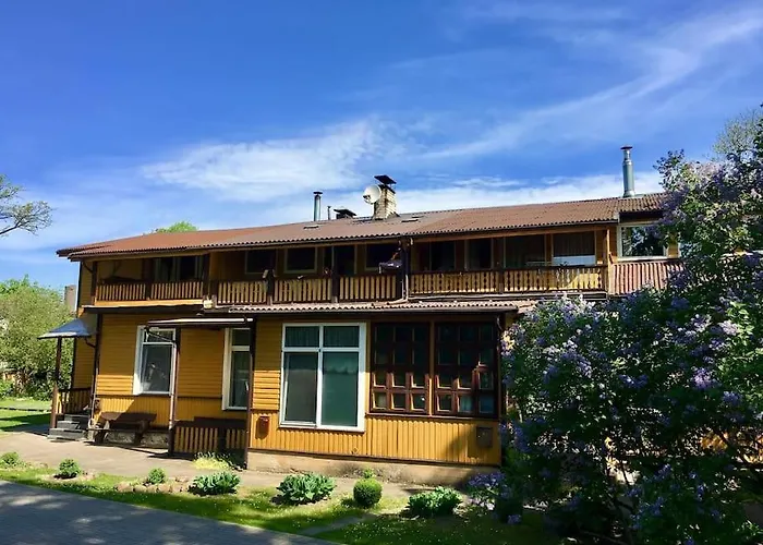 Family 70 M2 With Free Parking & Private Entrance *