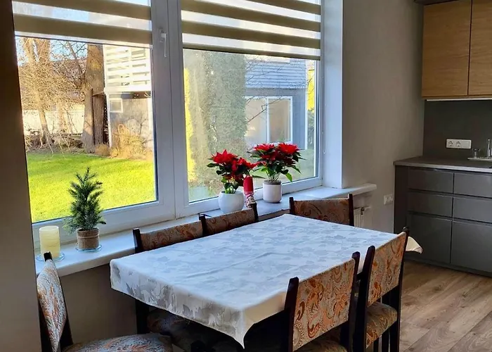 Apartament Family 70 M2 With Free Parking & Private Entrance *