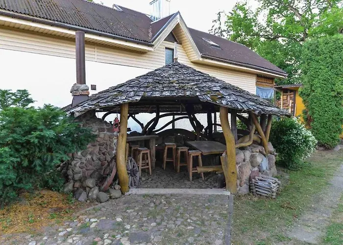 Family 70 M2 With Free Parking & Private Entrance